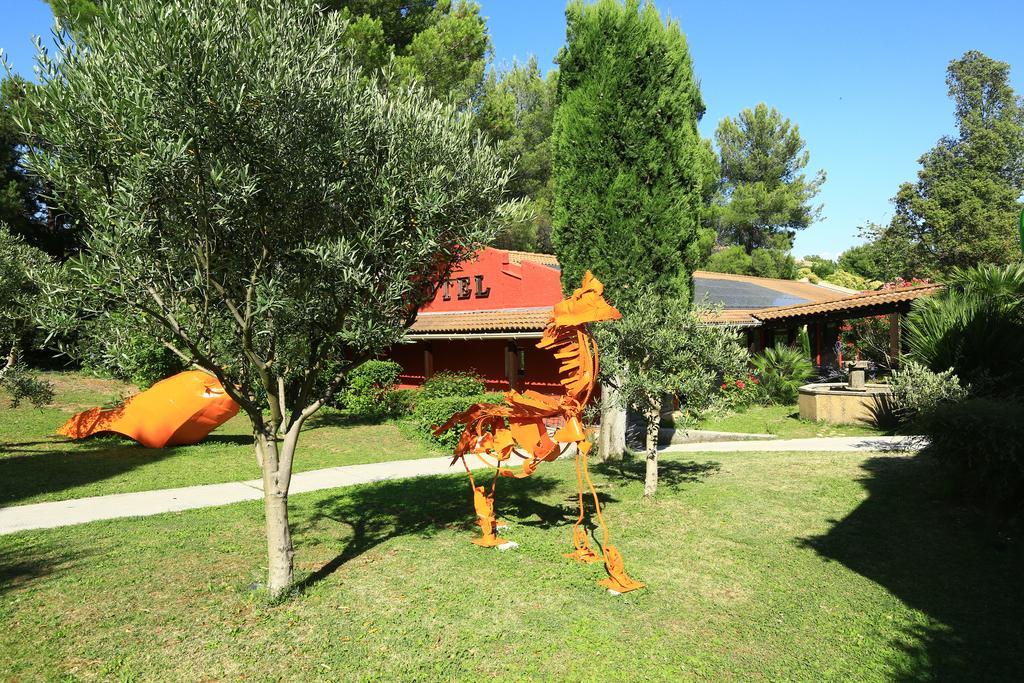 Kyriad Aix-En-Provence Mas Des Oliviers Hotel Exterior foto